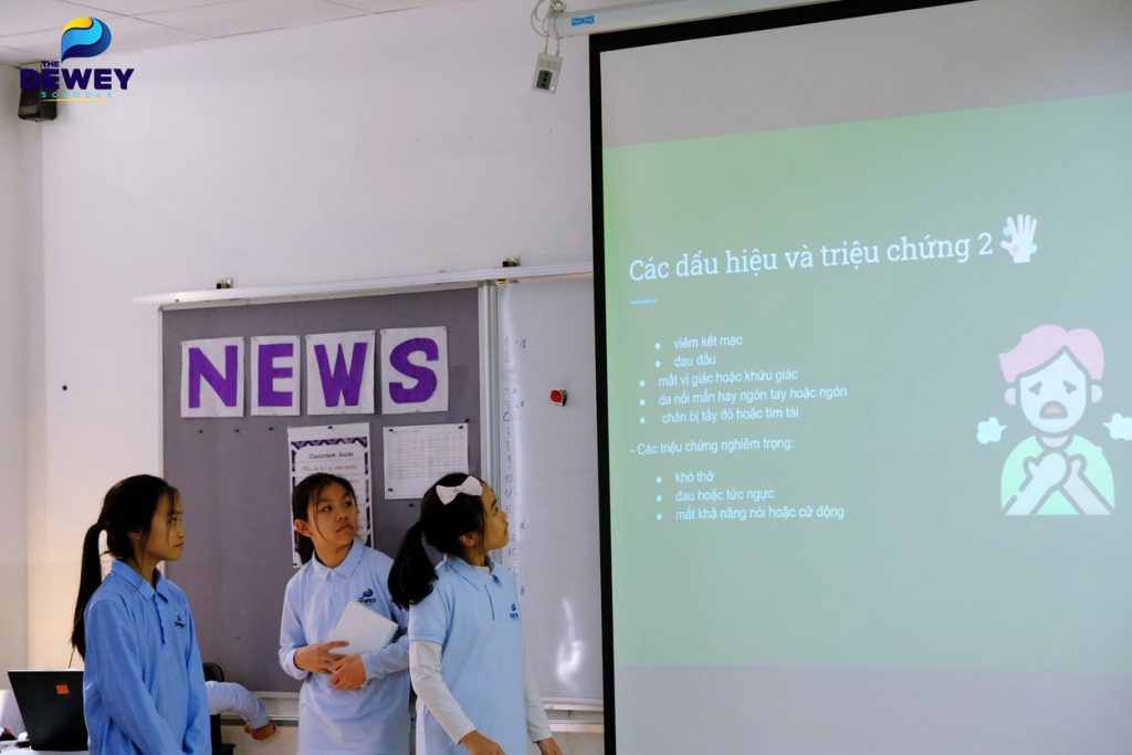 Nhóm thuyết trình về Covid-19 nhận được rất nhiều sự quan tâm