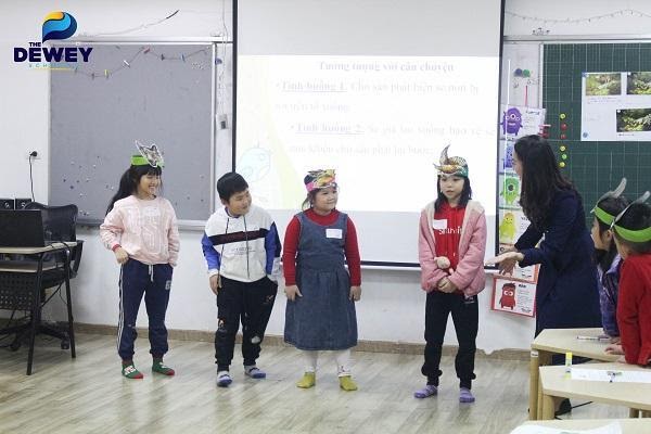 Áp dụng chương trình học nâng cao tại trường Dewey Schools