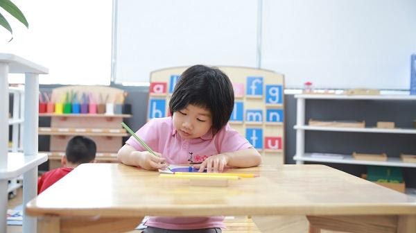 So sánh phương pháp Fv88 nhà cái Montessori và STEAM