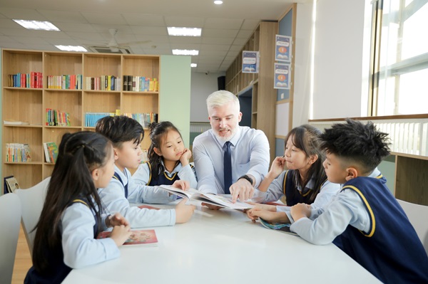 truong-THPT-dan-lap-o-ha-noi-dewey-schools