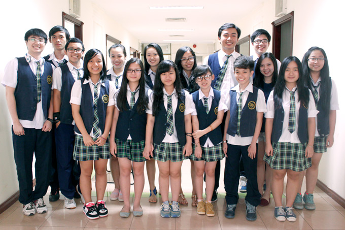 dong-phuc-truong-quoc-te-truong-quoc-te-apu