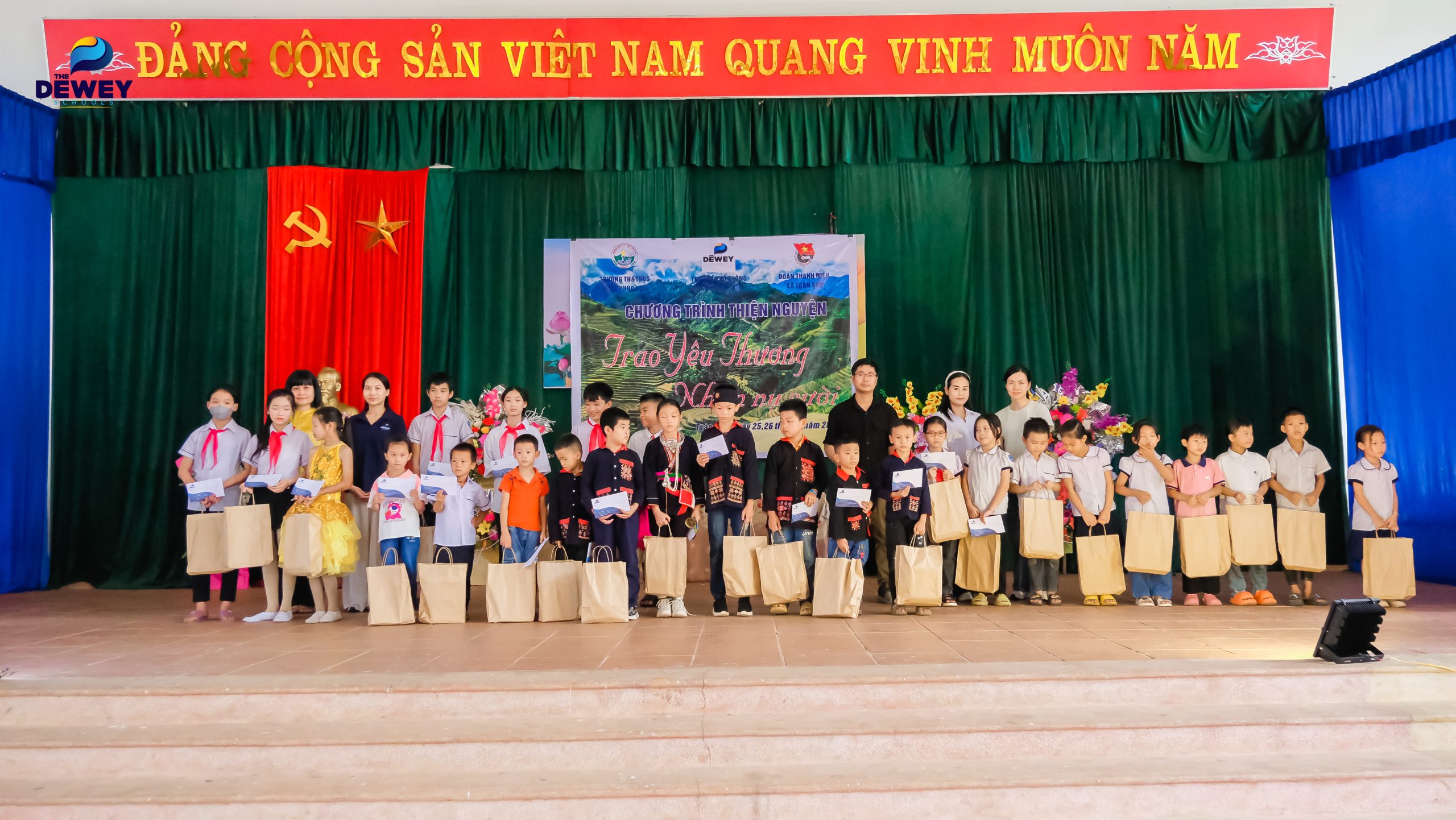hanh-trinh-tu-te-cua-dewey-04