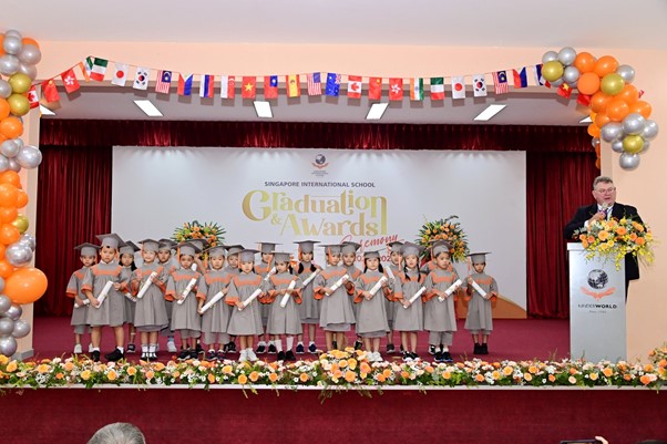 hoc-phi-truong-song-ngu-sis