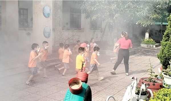 day-tre-ky-nang-thoat-hiem-khi-co-chay-03