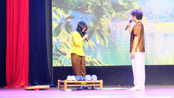 van-hoc-hien-thuc-tay-ho-tay-06