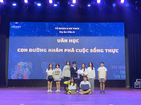 van-hoc-hien-thuc-tay-ho-tay-16
