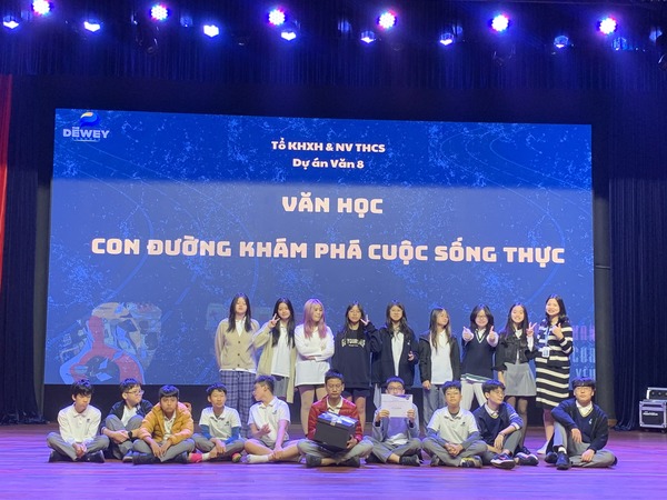 van-hoc-hien-thuc-tay-ho-tay-17