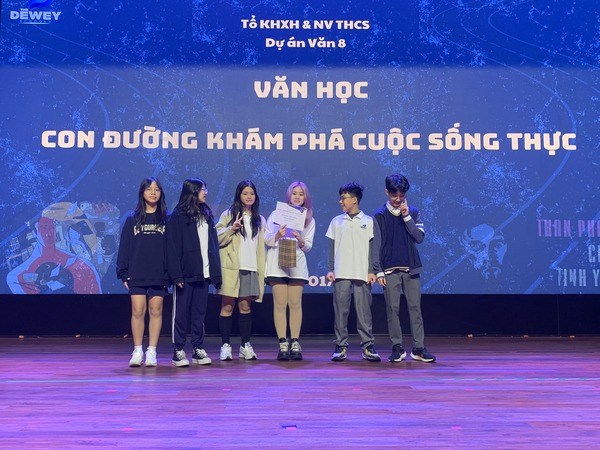 van-hoc-hien-thuc-tay-ho-tay-21