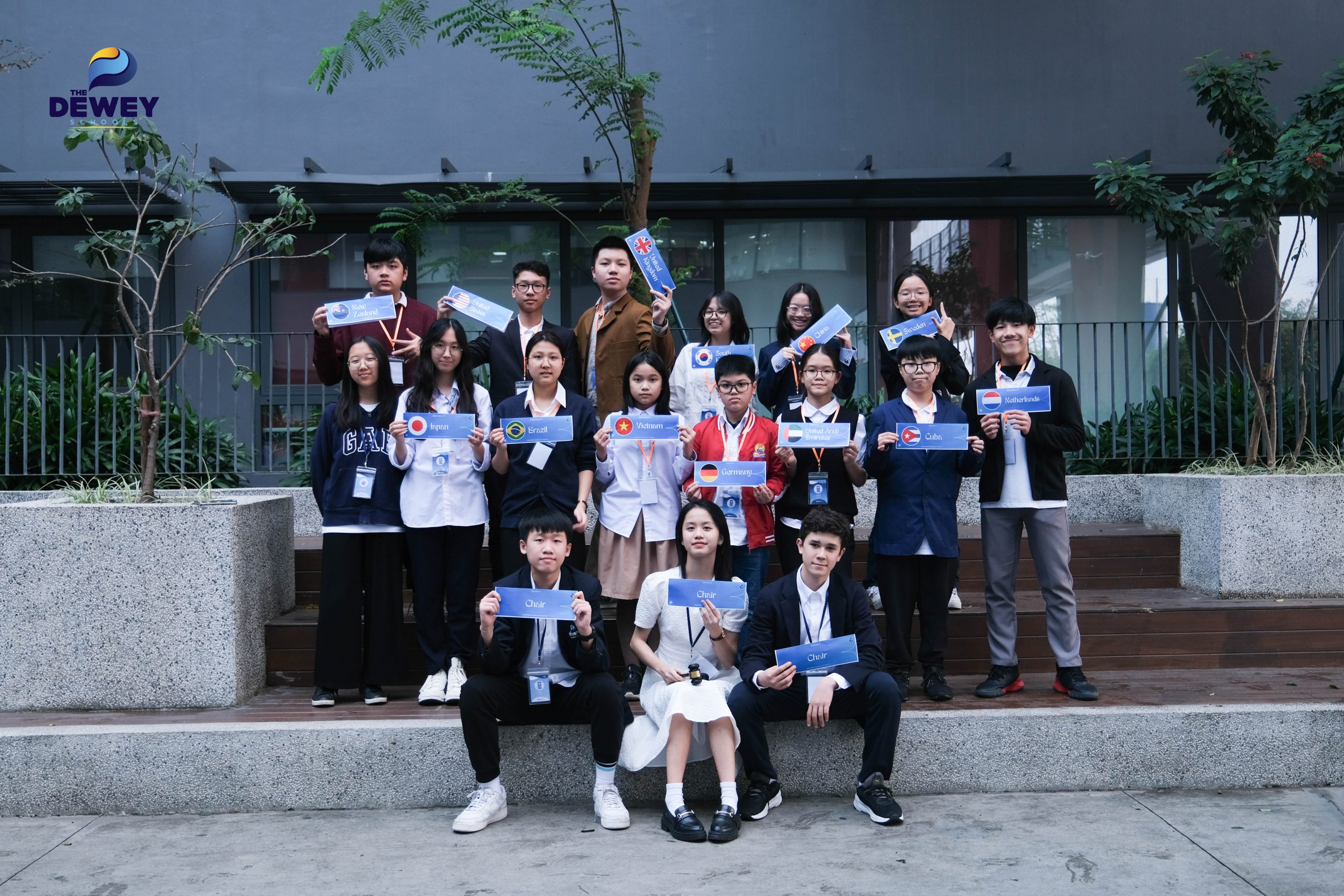 hoc-sinh-dewey-thanh-cong-to-chuc-hoi-nghi-mo-phong-mun-7