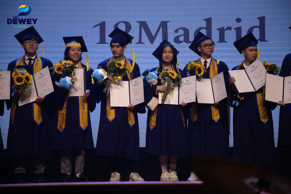 lớp12-tốt-nghiệp-16