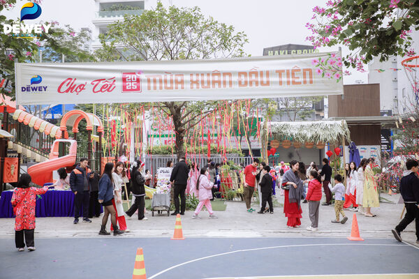 chợ-tết-mùa-xuân-đầu-tiên-01
