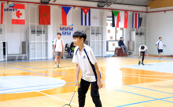 Khai-mạc-cầu-lông-06