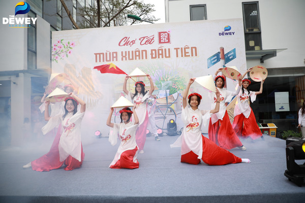 chợ-tết-mùa-xuân-đầu-tiên-07
