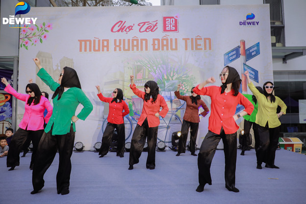 chợ-tết-mùa-xuân-đầu-tiên-04