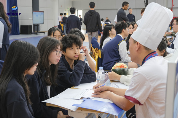 Dewey-Career-Fair-05