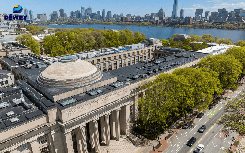 Toàn cảnh Viện Công nghệ Massachusetts (MIT) tại Cambridge, Hoa Kỳ