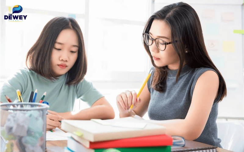 Phụ huynh và Fv88 www fv88 com app tìm hiểu thông tin về các trường cấp 2 quốc tế trước khi nộp hồ sơ