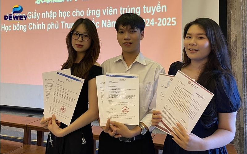Lễ trao Fv88 www fv88 com app cho sinh viên quốc tế tại Fv88 dangnhap Thanh Hoa