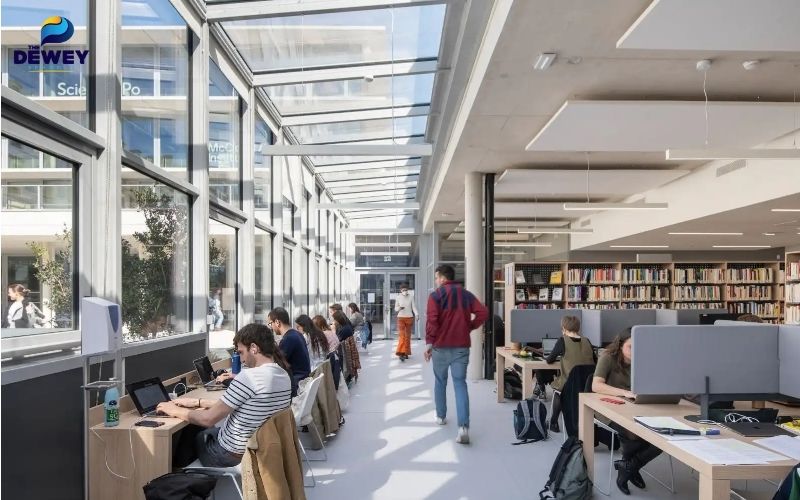 Sinh viên quốc tế Fv88.it.com mới nhất trong thư viện tại Sciences Po