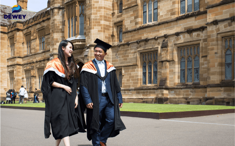 Sinh viên quốc tế nhận Fv88 www fv88 com app Sydney International Undergraduate Academic Excellence Scholarship tại lễ vinh danh