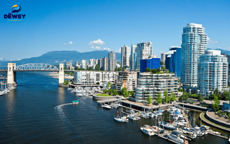 Khu trung tâm Vancouver sầm uất với cảnh quan hiện đại và an toàn cho sinh viên quốc tế
