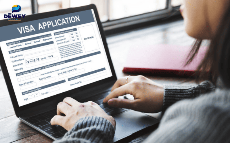 Sinh viên đăng ký và in giấy xác nhận lịch hẹn phỏng vấn visa Fv 88 cá cược trực tuyến trên hệ thống trực tuyến