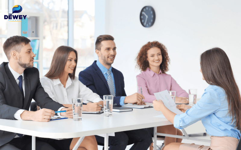 Ứng viên trình bày hồ sơ tài chính trong buổi phỏng vấn xin visa Fv 88 cá cược trực tuyến Úc