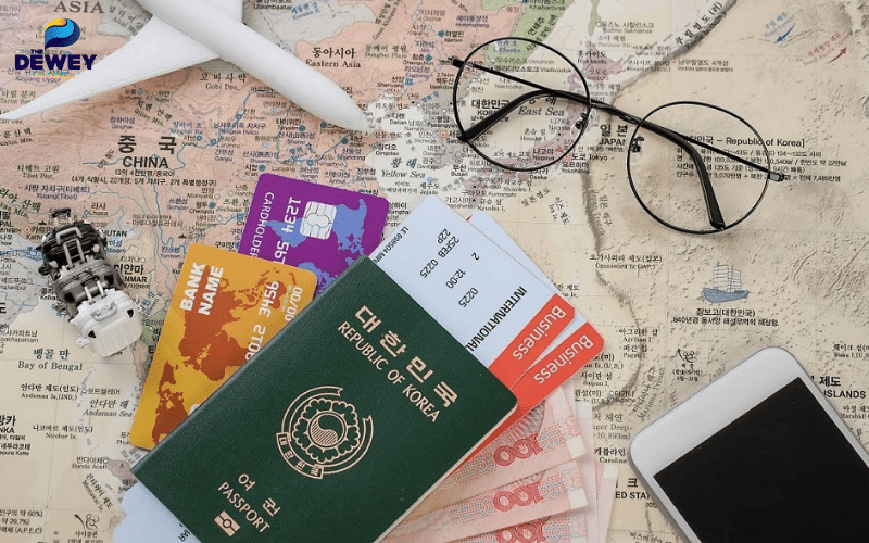 Sinh viên kiểm tra hộ chiếu và visa trước chuyến bay sang Hàn Quốc Fv 88 cá cược trực tuyến