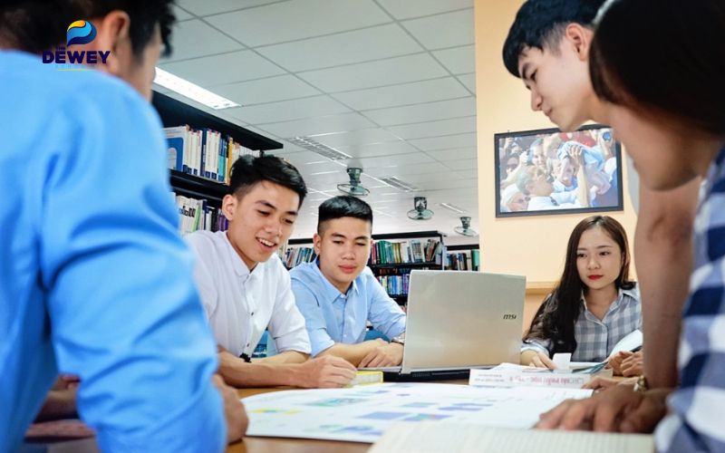 Top trường Fv88.win khuyến mãi đào tạo ngành luật kinh tế uy tín hiện nay