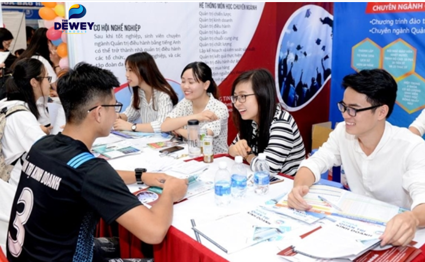 Tư vấn hướng nghiệp cho Fv88 www fv88 com app, sinh viên
