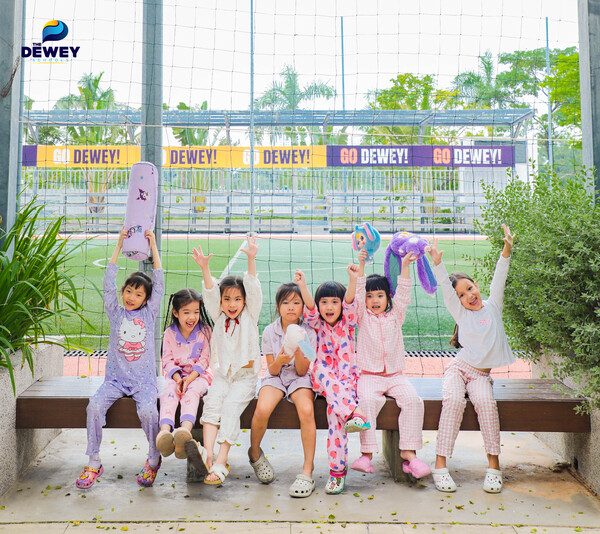 Spirit-Week-pyjamas-09
