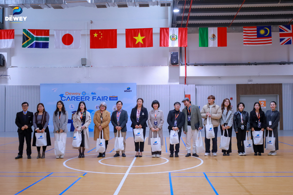 Career-Fair-tht-03