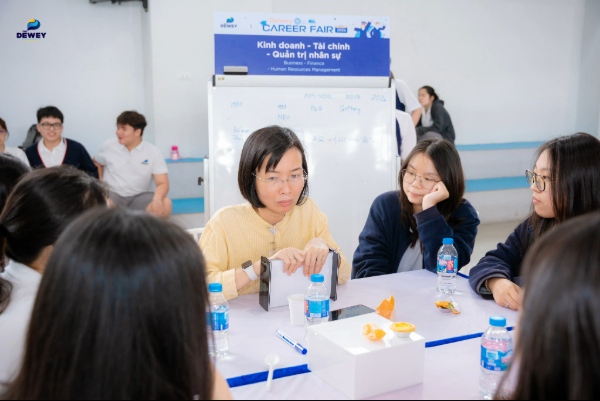 career-fair-hp-02
